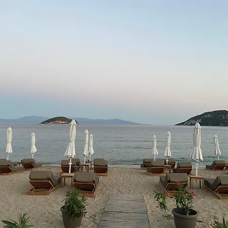 Steleni Seaside Aparthotel 4*