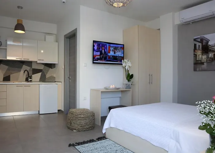 Steleni Seaside Aparthotel 4*