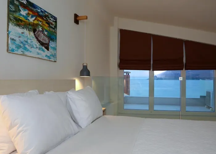Steleni Seaside Aparthotel 4*